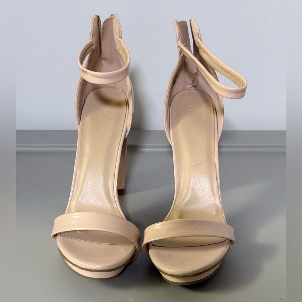 Nude Patent Block Heel Ankle Strap Sandals – Size 9 – NoSak – Classic Dress Heel